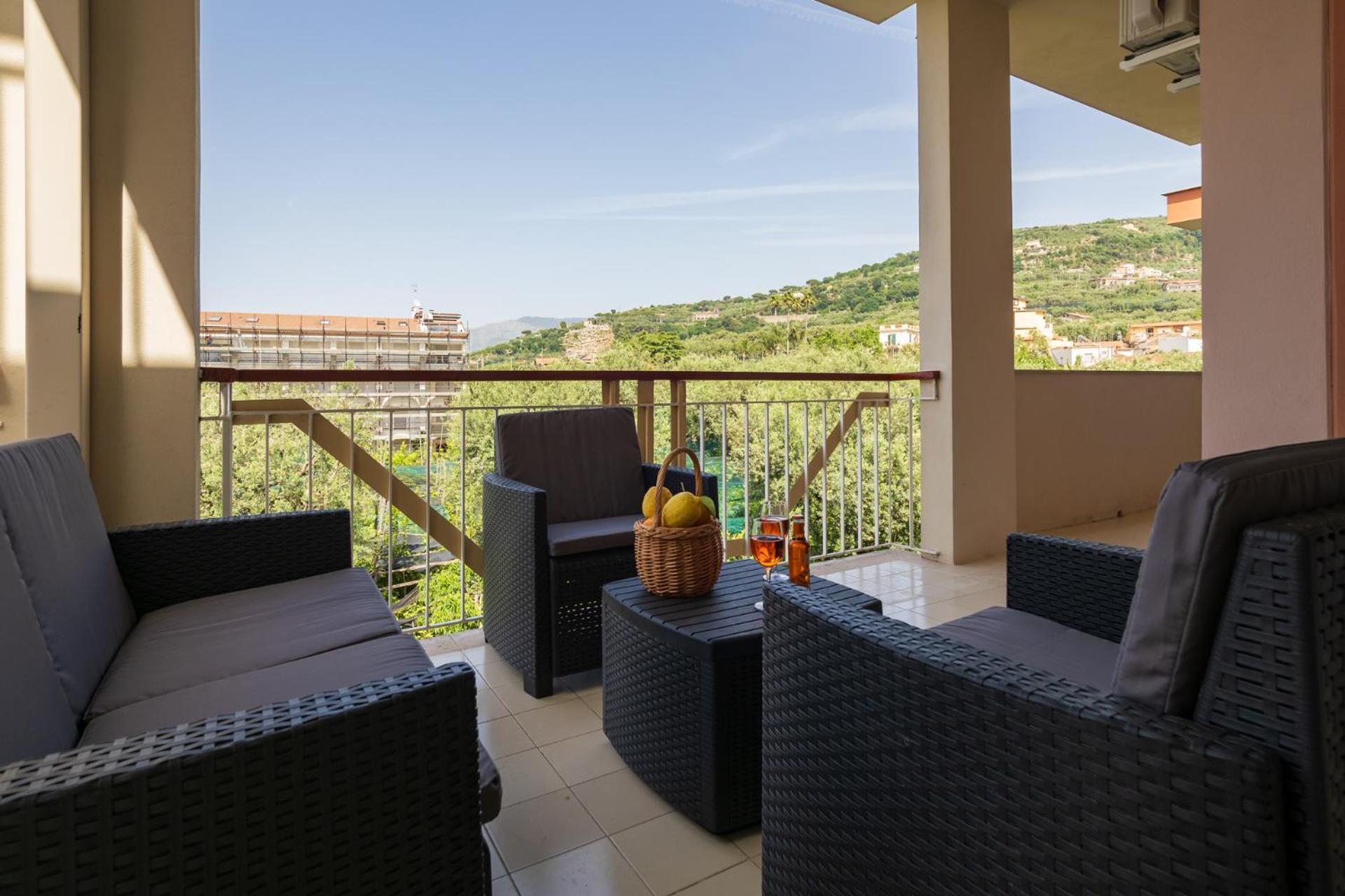 Nonno Angelo - 4 Bedrooms With Free Parking & Seaview Balcony Сорренто Экстерьер фото