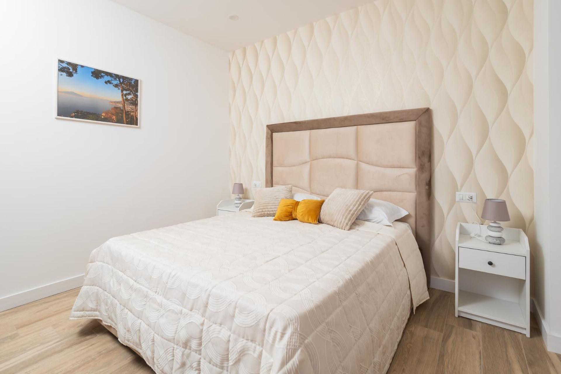 Nonno Angelo - 4 Bedrooms With Free Parking & Seaview Balcony Сорренто Экстерьер фото