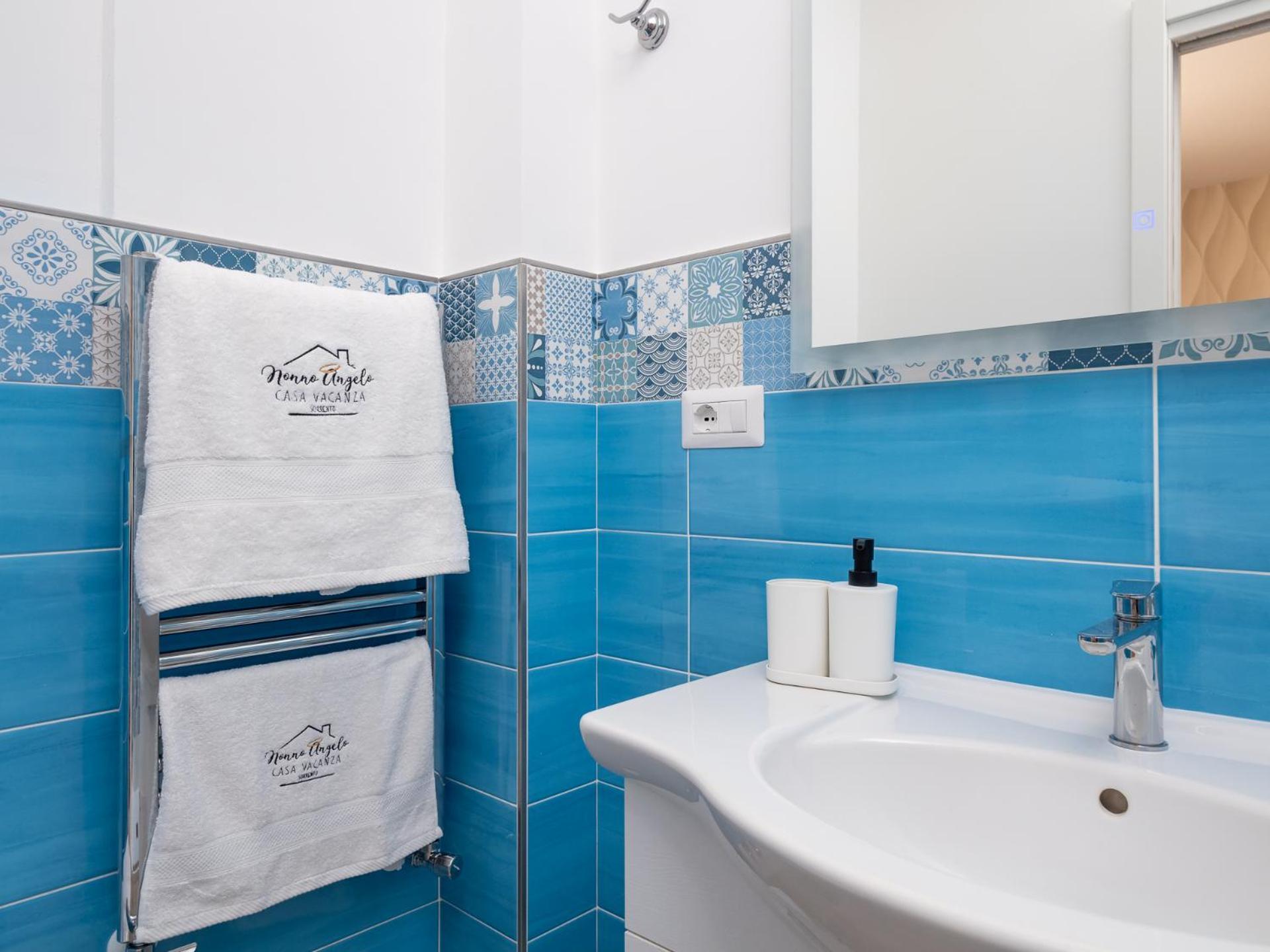 Nonno Angelo - 4 Bedrooms With Free Parking & Seaview Balcony Сорренто Экстерьер фото