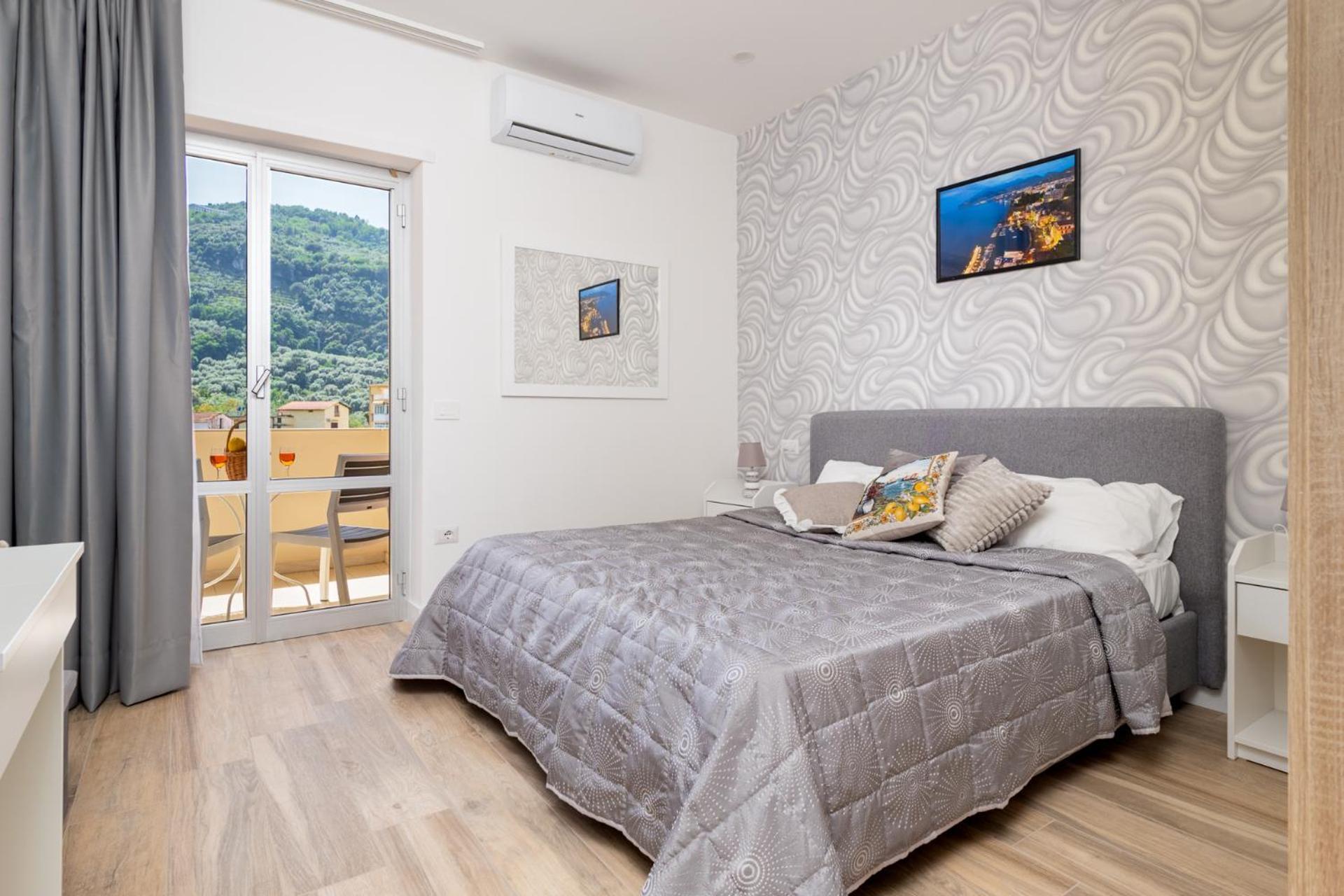Nonno Angelo - 4 Bedrooms With Free Parking & Seaview Balcony Сорренто Экстерьер фото