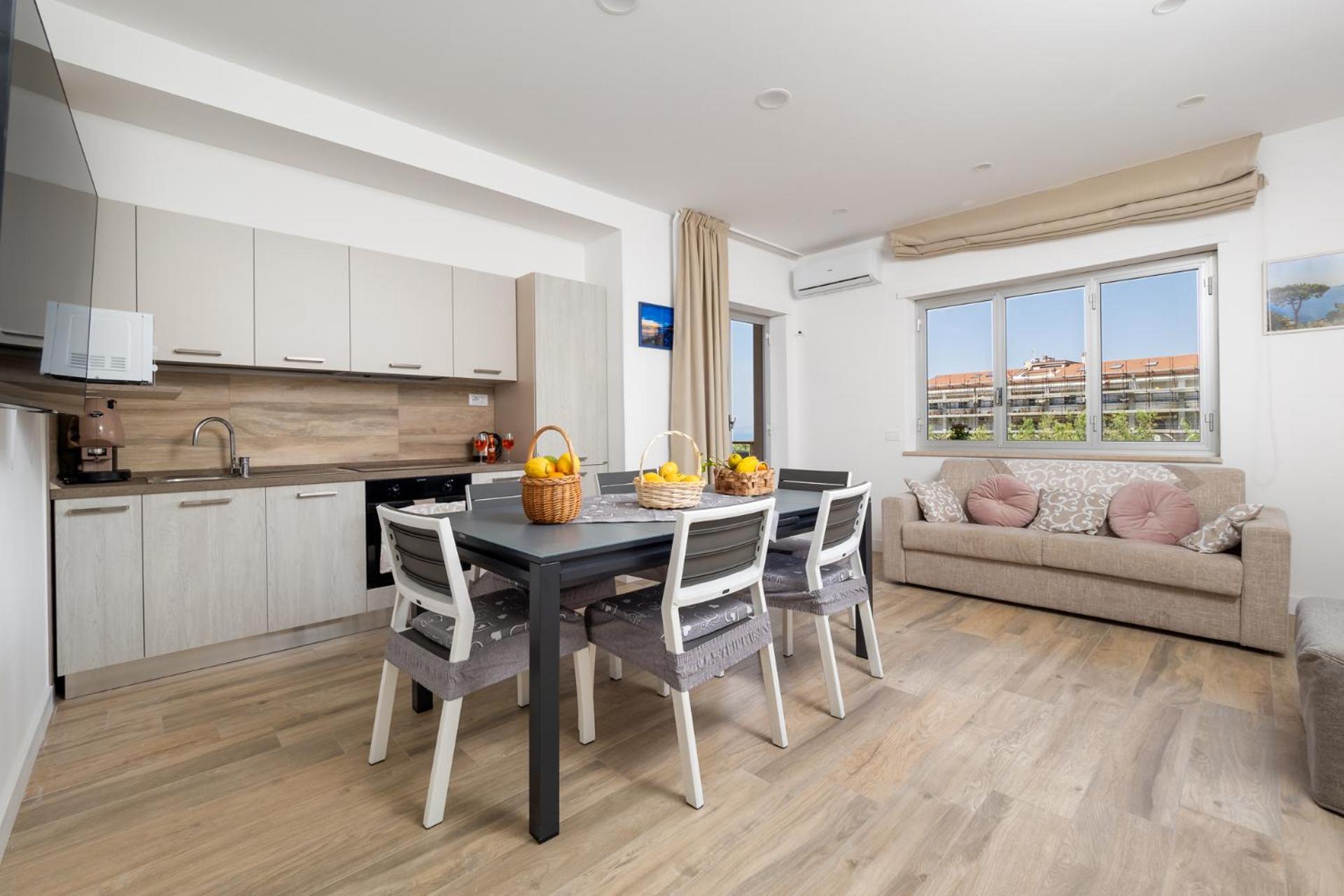 Nonno Angelo - 4 Bedrooms With Free Parking & Seaview Balcony Сорренто Экстерьер фото